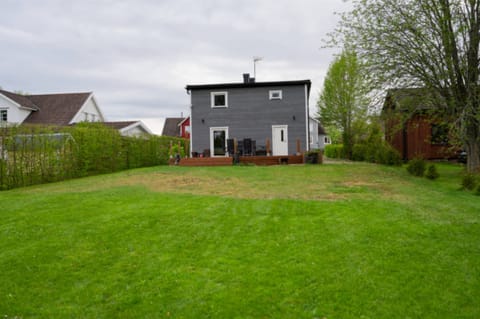 Hus Lönnbacka in Blekinge – modern Swedish home with lake view & fiber Wi-Fi House in Kalmar County, Sweden