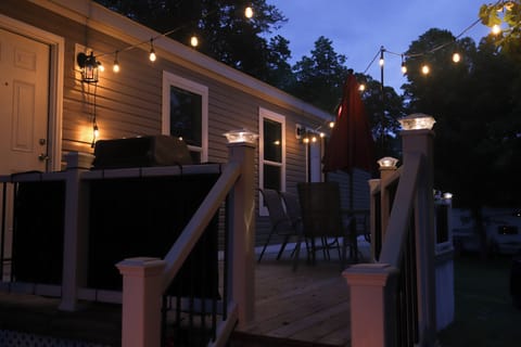 Large deck (8x28) with outdoor firepit