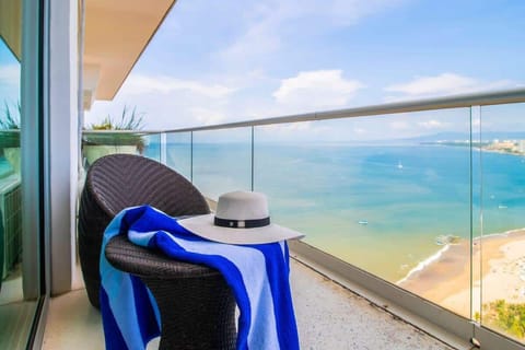 Nestled on the 24th floor of the esteemed Peninsula Condominium