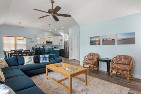 VOH20: Sea Glass Cottage | Top Level Living Area