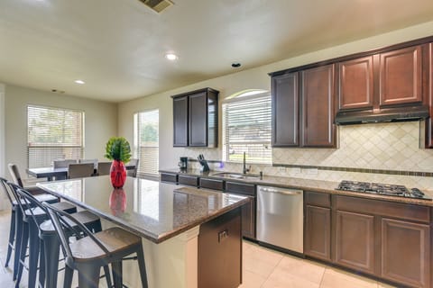 Kitchen | Air Fryer | 1st Floor