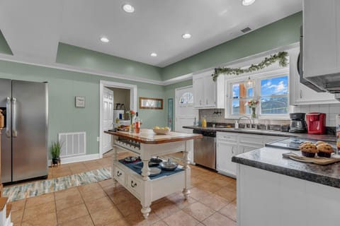 Fully Equipped Kitchen | Stainless Appliances | Prep Island