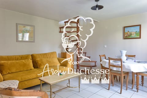 Maison de ville avec jardin et place de parking à proximité de la gare de Rouen