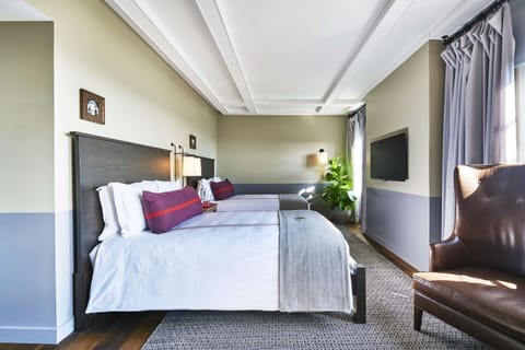 Guest room