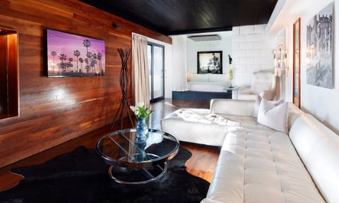 Marilyn Suite 01.jpg