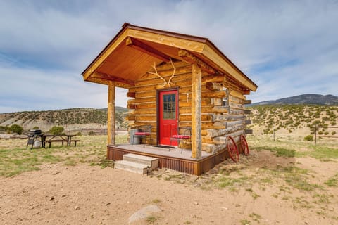 Sleeping Cabin Exterior | Single-Story Property | Private Yard