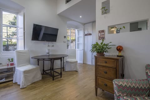 Autumn, Living Room, Spring, Summer