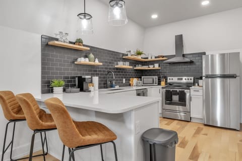 Spacious, modern kitchen with full size appliances