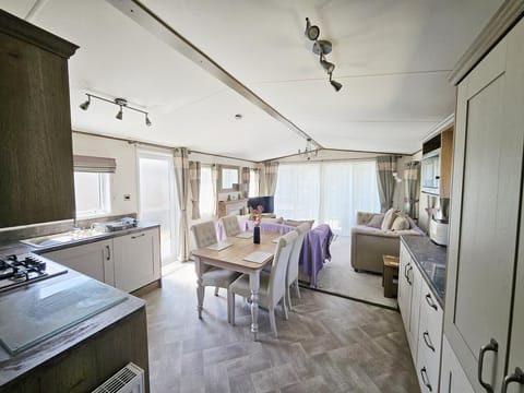 bbe9d041-1d32-46f0-88cd-4e198fac42f5