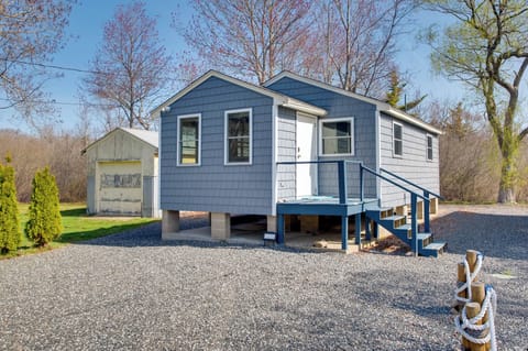 York Vacation Rental | 2BR | 1BA | 800 Sq Ft | 6 Steps to Enter