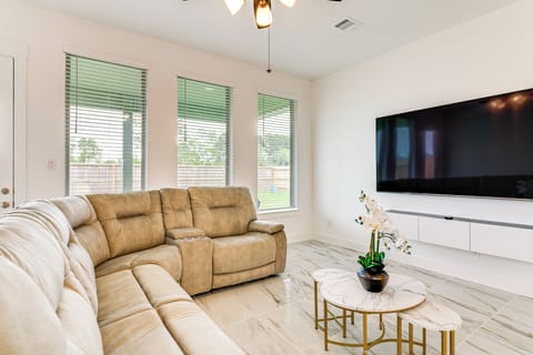 Tomball Vacation Rental | 4BR | 3BA | 2,260 Sq Ft | 1 Step to Enter