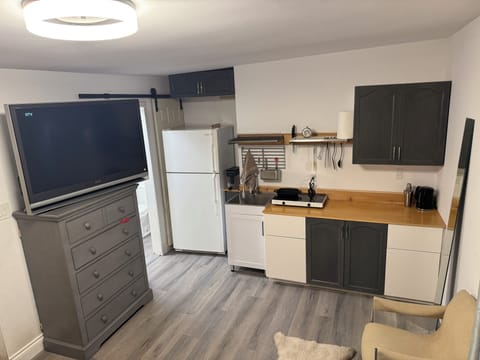 TV and dresser REMOVED to create workout/yoga space.