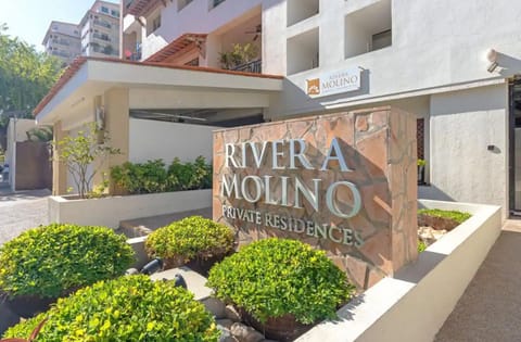 Condo entrance - 24 hour security