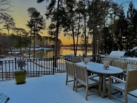 Enjoy a cozy winter weekend and spend the day by the fire!