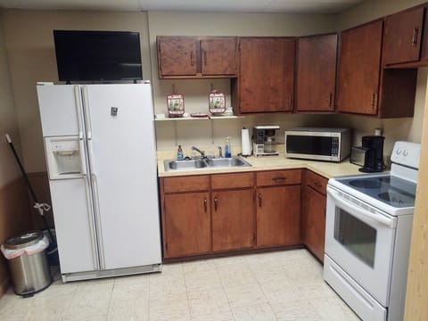 Loaded kitchen with plenty of elbow room.