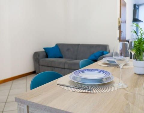 Discover the pleasure of living in the heart of Bellano, kissed by the beauty of Lake Como.Its central location allows you to immerse yourself in the vibrant life of Bellano, with its characteristic shops, delicious restaurants and authentic atmosphere.  Apartment in Bellano