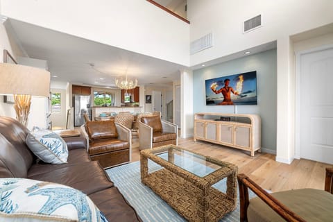 Large Living Space with Entertainment