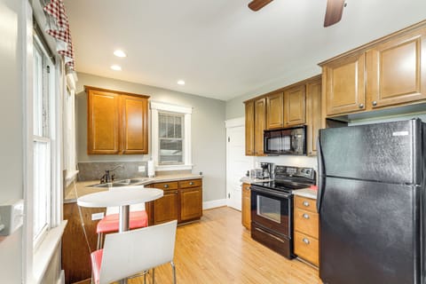 Kitchen | Toaster | 1st Floor