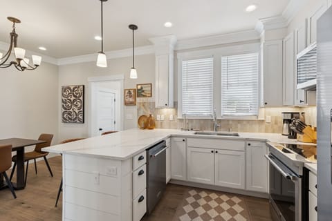 Fully equipped kitchen