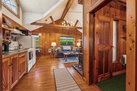 The Harrison Inn Artist's Cottage