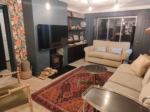 Living Room / Lounge