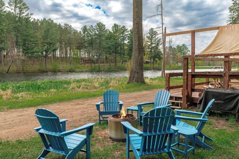 Private Firepit at Lakeview Family Tent