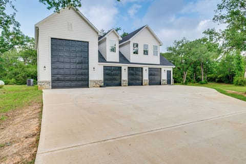 Somerville Vacation Rental | 3BR | 2BA | Stairs Required | 1,540 Sq Ft