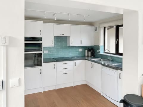 Kitchen | Lundy Light, Croyde