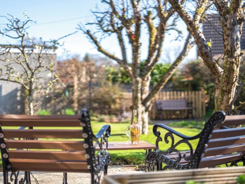 Outdoor area | Applepips, Stirling