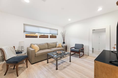 Living room with Queen Sofa bed, seating, streaming