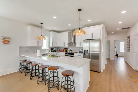 Kitchen | Dishwasher | Microwave | 2nd Floor