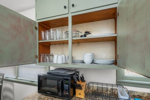 Cook with ease in our fully equipped kitchen—perfect for everything from simple breakfasts to full family dinners. You`ll find a handy spice rack, cooking oil, and all the essentials including plates, bowls, glassware, and more