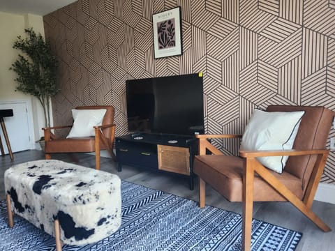 Living Room / Lounge