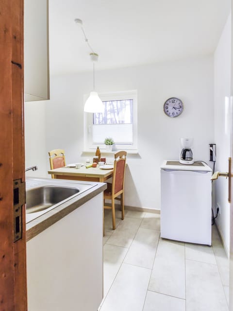 Kitchen with sitting area