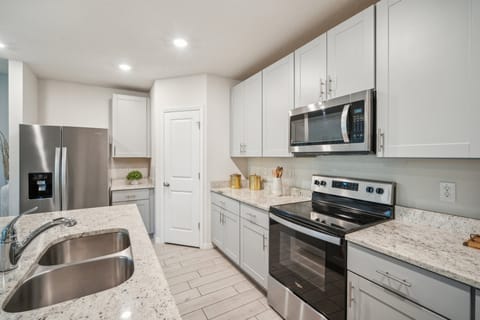 Indoors, Kitchen, Appliance, Microwave, Oven