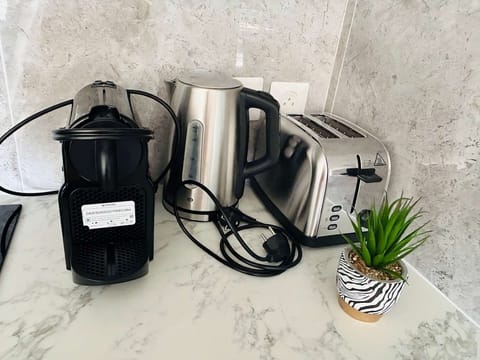 Coffee Machine, electric kettler and toaster