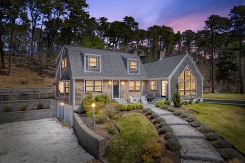 Welcome to 92 Old Field Bend Road!