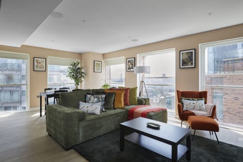 Living Room / Lounge