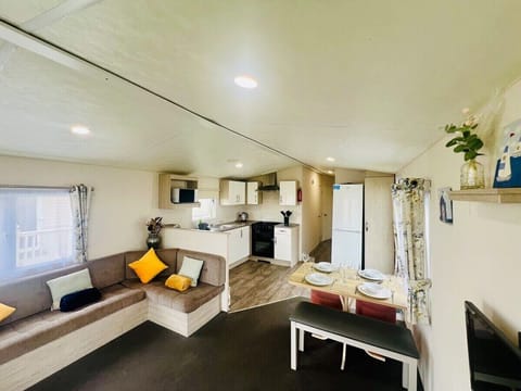 Living Room / Lounge