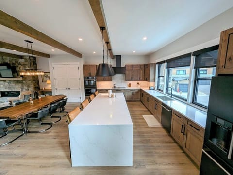 Stunning fully equipped kitchen