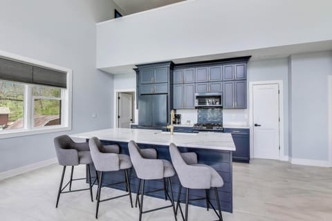 Kitchen Island Seating