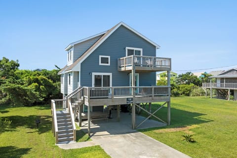 HIAV06: Goodnight Moon | Front Exterior