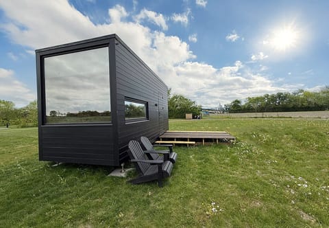 Exterior of Camping Hofstede Zonnevliet - Tiny house