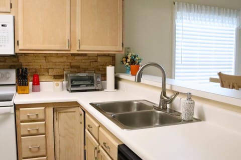 ca3a4d92-ede0-4a27-ae89-7282b00dbce2