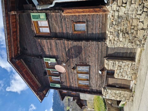 Wall, Wood, Door, Cottage, Brick, Siding, Brickwork, Stone Wall, Sash Window