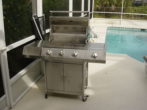 Stainless gas BBQ