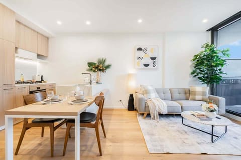 Bright and spacious living area 