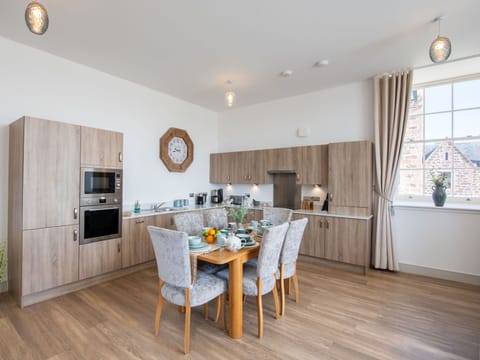 Flooring, Floor, Apartment, Wood Flooring, Hardwood, Cabinetry, Wood Stain, Design, Plank, Laminate Flooring