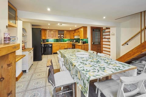 Gray Street, Whitby - Host & Stay