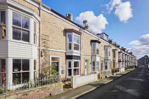 Gray Street, Whitby - Host & Stay
